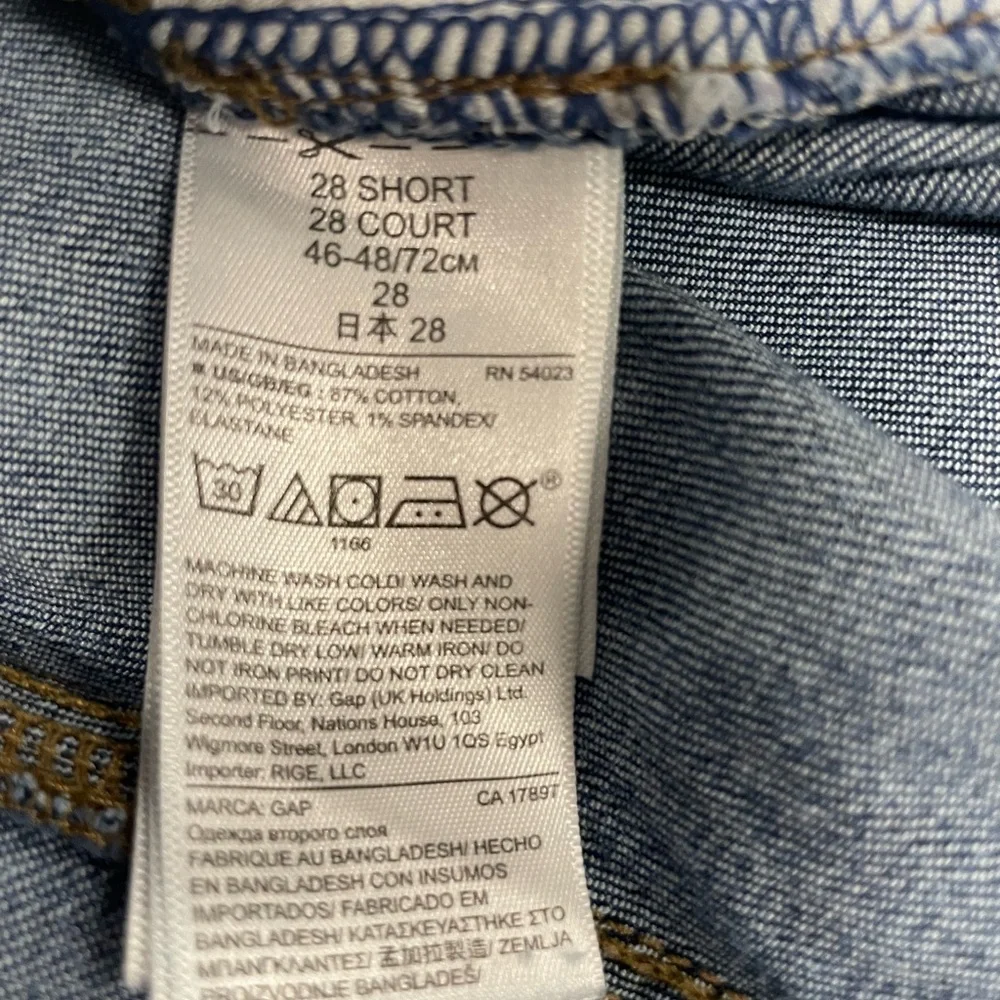 Women’s GAP Baby Boot Cut Classic Blue Jeans size 28 Short